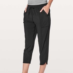 Lululemon Final play crop pants 23” black size 4